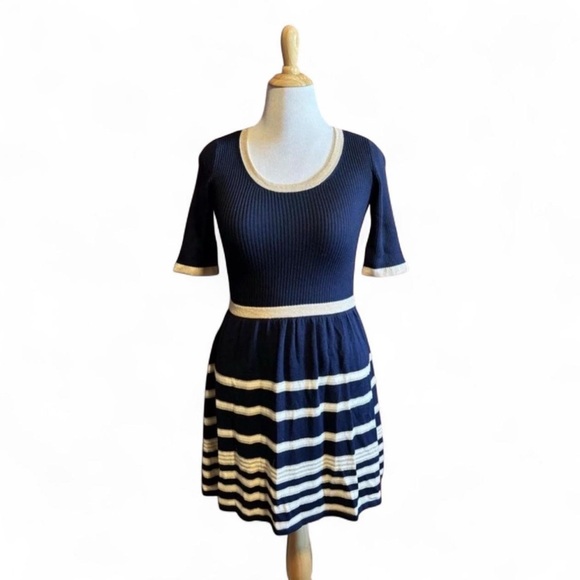 Lilly Pulitzer Striped Sweater Dress Sz M Merino Wool Fit & Flare Half Sleeve - Picture 2 of 5